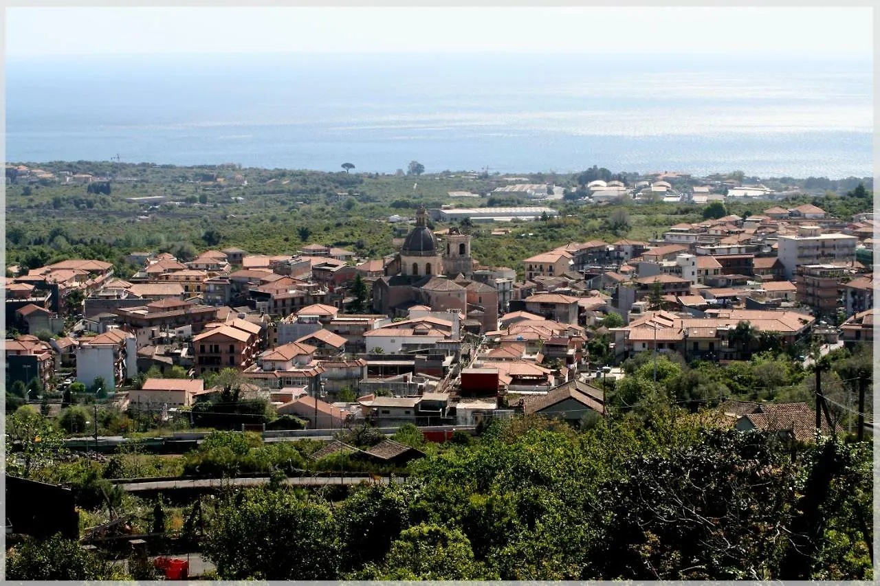 Bed and Breakfast Sotto L'Eremo Aci Catena