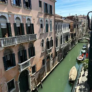 https://rosa-apartment.hotelinveneto.com